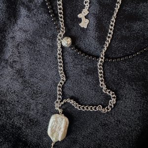 stellium-peral-necklace-water